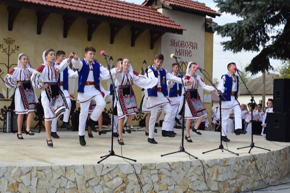 74405887_1171840313000872_4106097165720354816_o